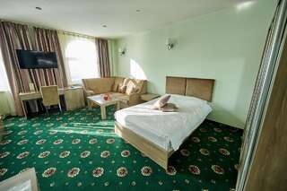 Гостиница Imperial Palace Hotel Южно-Сахалинск Двухместный номер с 2 отдельными кроватями-1